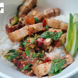 ข้าวกะเพราหมูกรอบ