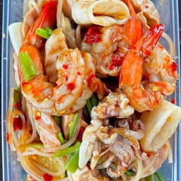 ตำเส้นเล็กหมูยอปลาหมึกกุ้งนั่วปลาร้า (ร้านได้จากไลน์แมน100฿)