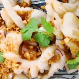 หมึกทอดกระเทียม+กระหล่ำปลีผัดน้ำปลา