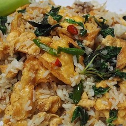 ข้าวคลุกกระเพราไข่เจียว