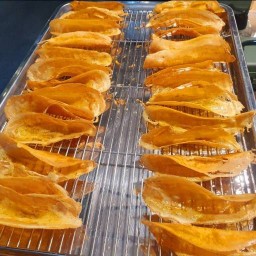 โตเกียวเนยนม เจ้าแรก เจ้าดัง ตลาดโต้รุ้งกาญจนบุรี ,หมีข้าวโพด(ตลาดอินดี้ ปิ่นเกล้าซอย6ต้นซอย) ตลาด อินดี้ ปิ่นเกล้า