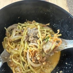 ข้าวซอยเนื้อ