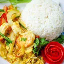 กุ้งผัดไข่เค็มราดข้าว