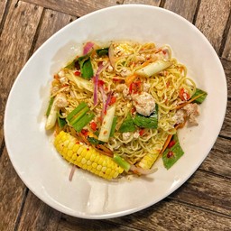 ยำบะหมี่จักรพรรดิหมูสับ