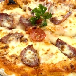 Lazla Pizza บ้านกาญจน์กนก2