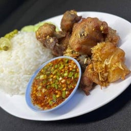 ข้าวสวยหมูทอด บะเต๊อ