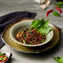 เนื้อสับผัดใบยี่หร่า