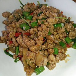 กะเพราหมูสับ