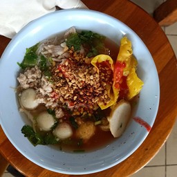 เย็นตาโฟต้มยำ เครื่องหมู พิเศษ