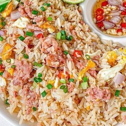 ข้าวผัดแหนม