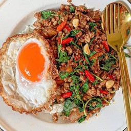 ข้าวราดกระเพราหมูสับ +ไข่ดาว