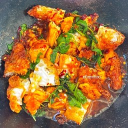 ผัดกระเพราไข่ดาวทอดกรอบ(กับข้าว)