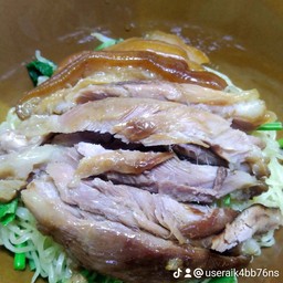 บะหมี่แห้ง ขาหมู