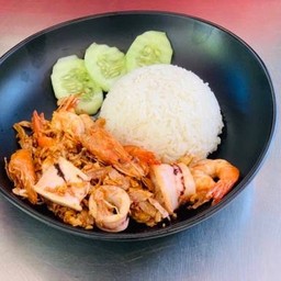 ข้าวกระเทียมทะเล