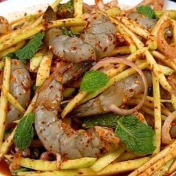 ยำมะม่วงกุ้งสด