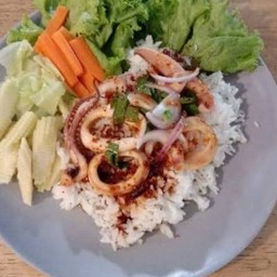 ข้าวลาบปลาหมึก(ราดข้าว)
