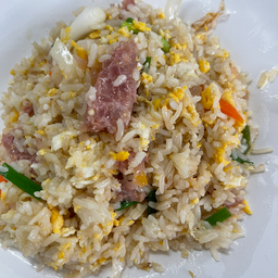 ข้าวผัดแหนม