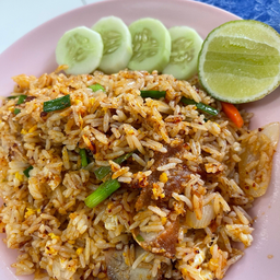 ข้าวผัดต้มยำหมุกรอบ