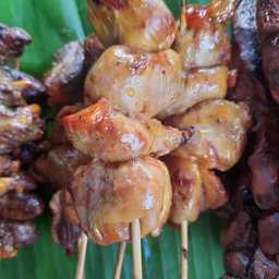 กึ้นไก่ย่างไม้