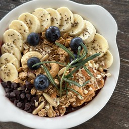 acai bowl & greek yoghurt