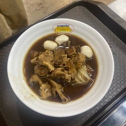 ก๋วยเตี๋ยวไก่นายขวัญ