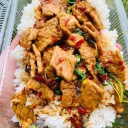 กระเพราหมูชิ้น