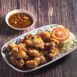 หมูสามชั้นทอดน้ำปลา Deep Fried Pork Belly