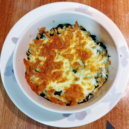 ผักโขมอบชีส