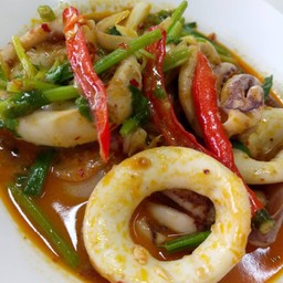 ข้าวหน้าหมึดผัดกะหรี่