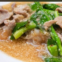 ราดหน้าหมู
