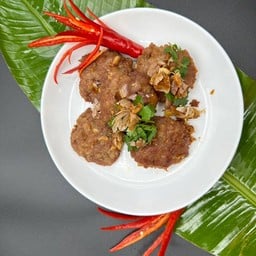 หมูสับทอดกระเทียมก้อน