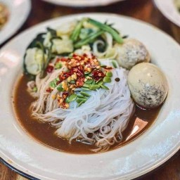 34/2 ยำขนมจีน