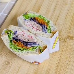 เเซนวิชเกาหลี ปูอัด ทูน่า