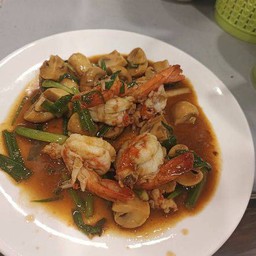 เห็ดแชมปิยองผัดกุ้ง