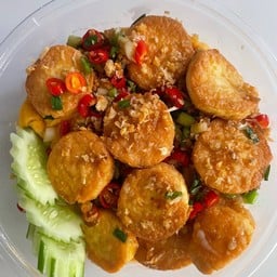 ข้าวเต้าหู้ไข่คั่วพริกเกลือไข่ข้น