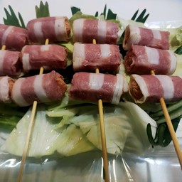เบ คอน พันใส้กรอก หมู