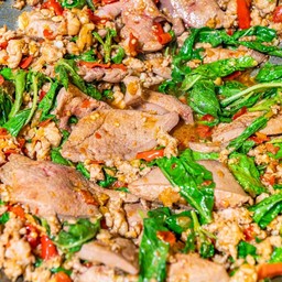 ข้าวราดกะเพาตับหมู+หมูสับ(ฟรีไข่ดาว)