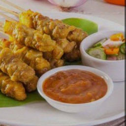 หมูสะเต๊ะ ชุด 10 ไม้ มีเครื่องเคียงครบ