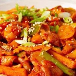 ข้าวไก่ผัดซอสเกาหลี(ราดข้าว)