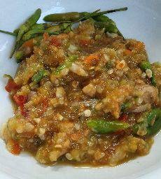 เนื้อผัดพริกแกงมะเขือ(ราดข้าว)