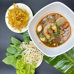 เล็กน้ำตก