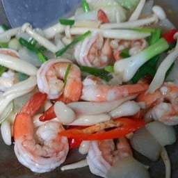 กุ้งผัดน้ำมันหอยราดข้าว