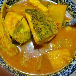 แกงส้มปลากระพงมะละกอ หรือ สัปรดภูเก็ต