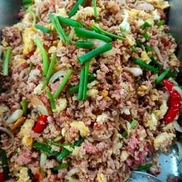 แหนมผัดไข่