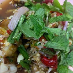 ยำหนวดหมึกตะไค้หอม