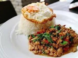 ร้านสุกี้กระทะร้อน กะเพราเป็ดย่าง ตลาดเมืองทอง