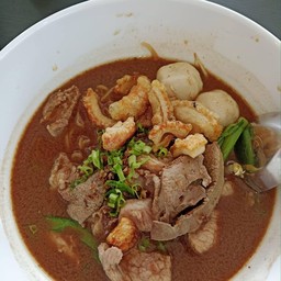 ก๋วยเตี๊ยวหมูเลียง คุณยาย สูตรโบราณ จันฮิ
