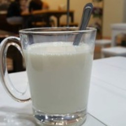 นมสดร้อน