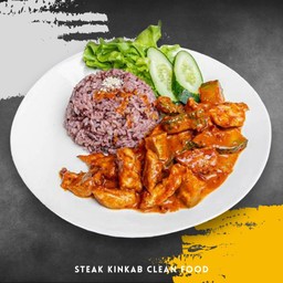 สเต็กหมูผัดพริกแกง  390 kcal