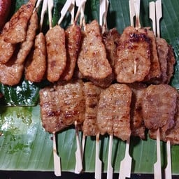 หมูปิ้งนมสดของในตลาดร่วมขาย